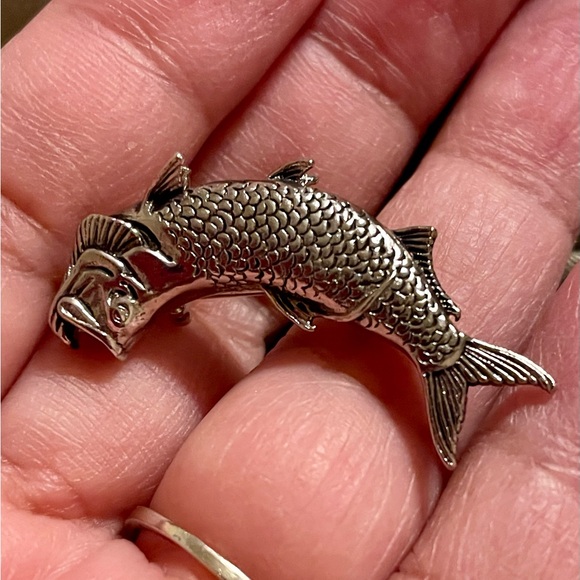 Silver Fish Lapel Pin - Metallic Fish Accessory - Picture 3 of 10